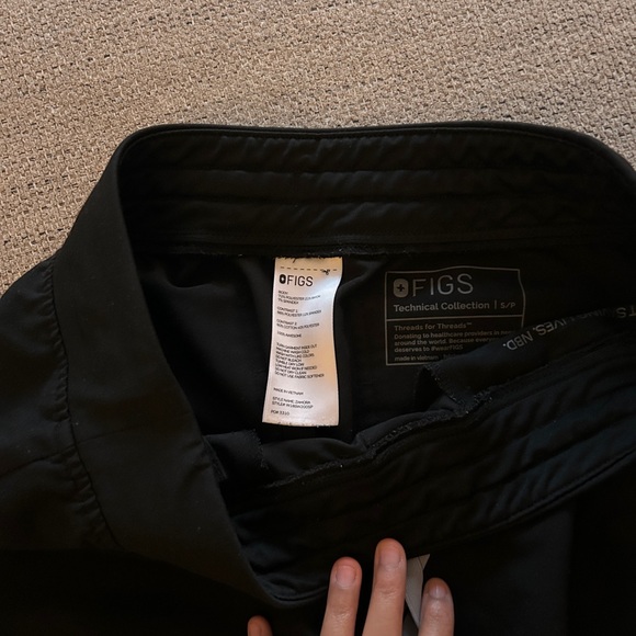 Figs women’s Black Joggers with Gray Drawstring - Picture 2 of 3